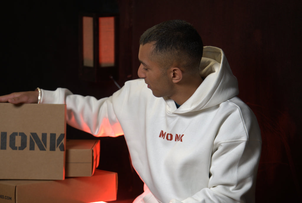 BIG HUG HOODIE